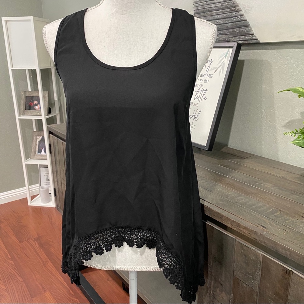 Elodie Boutique Black Top Lace Trim size small